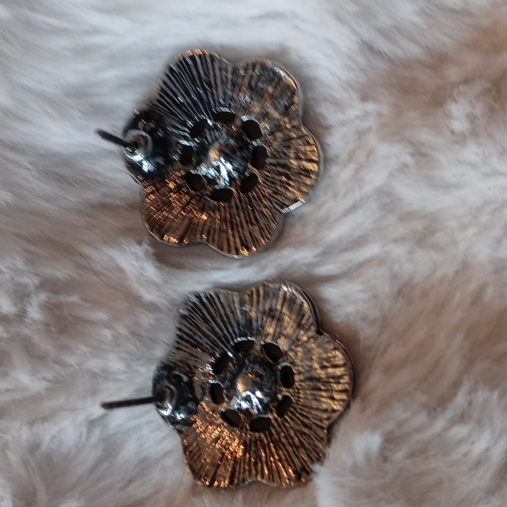 Pre-owned Unworn Pretty Floral Earrings - Picture 2 of 3
